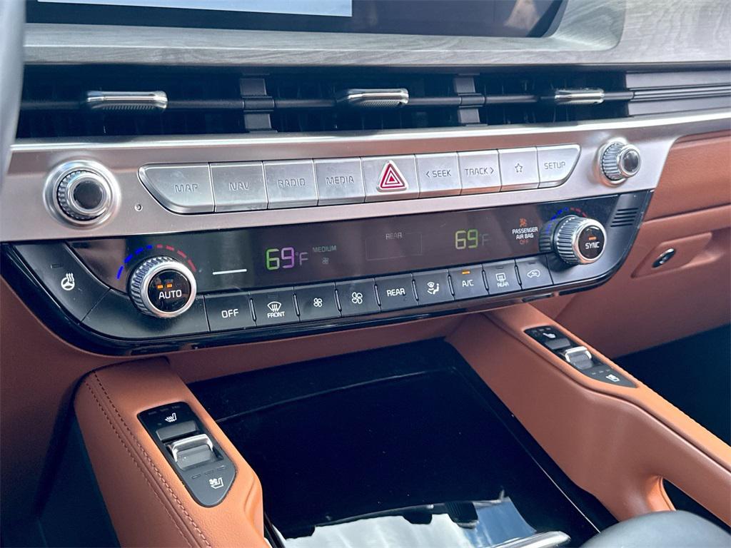used 2024 Kia Telluride car, priced at $40,774