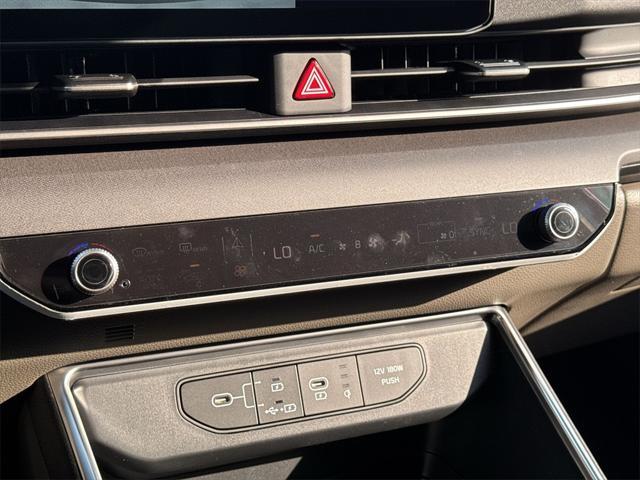 new 2025 Kia Carnival car, priced at $41,886