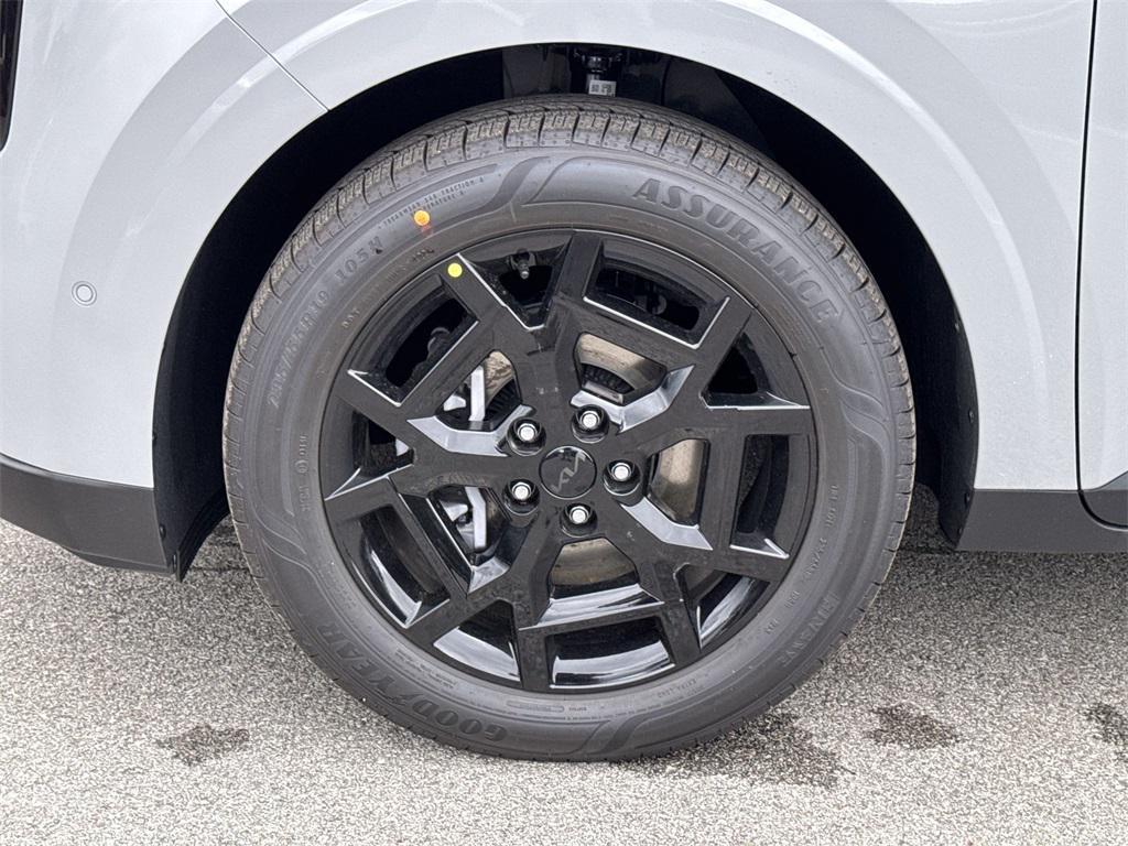 new 2025 Kia Carnival Hybrid car, priced at $51,789