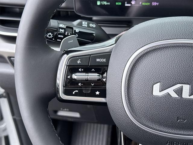 new 2025 Kia Carnival Hybrid car, priced at $53,430