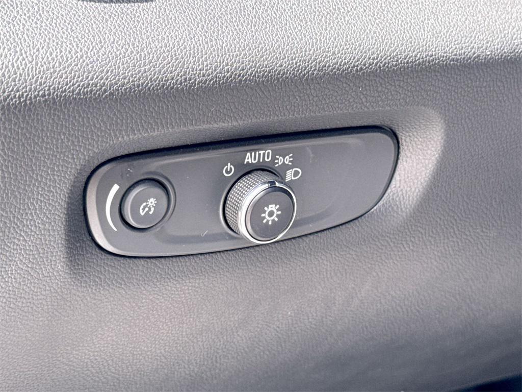 used 2023 Chevrolet Traverse car, priced at $36,392