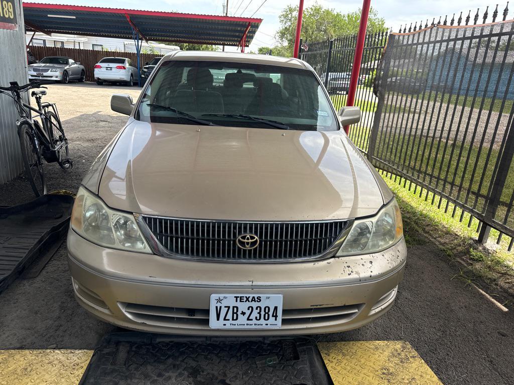 used 2001 Toyota Avalon car, priced at $1,500