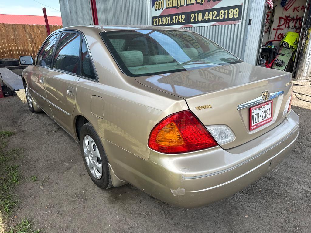 used 2001 Toyota Avalon car, priced at $1,500