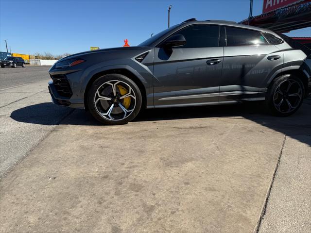 used 2019 Lamborghini Urus car, priced at $174,995