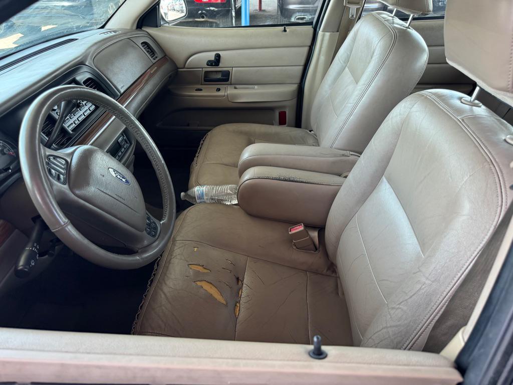 used 2003 Ford Crown Victoria car, priced at $3,500