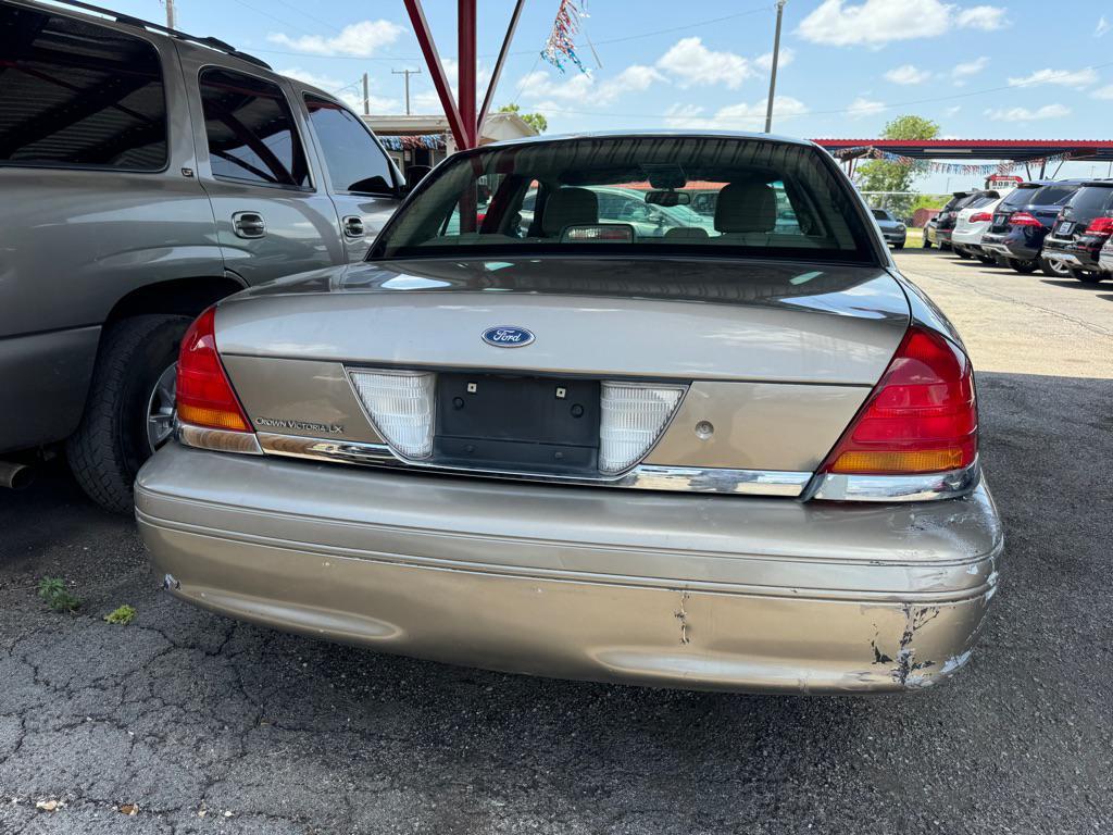 used 2003 Ford Crown Victoria car, priced at $3,500