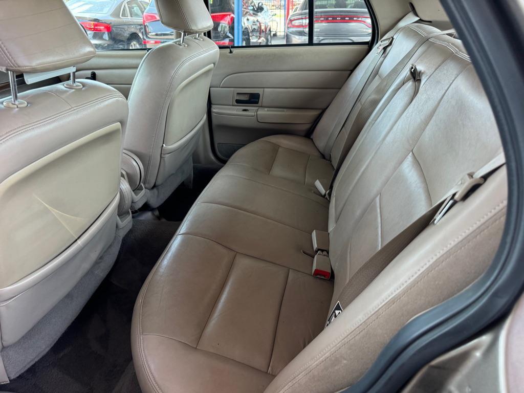 used 2003 Ford Crown Victoria car, priced at $3,500