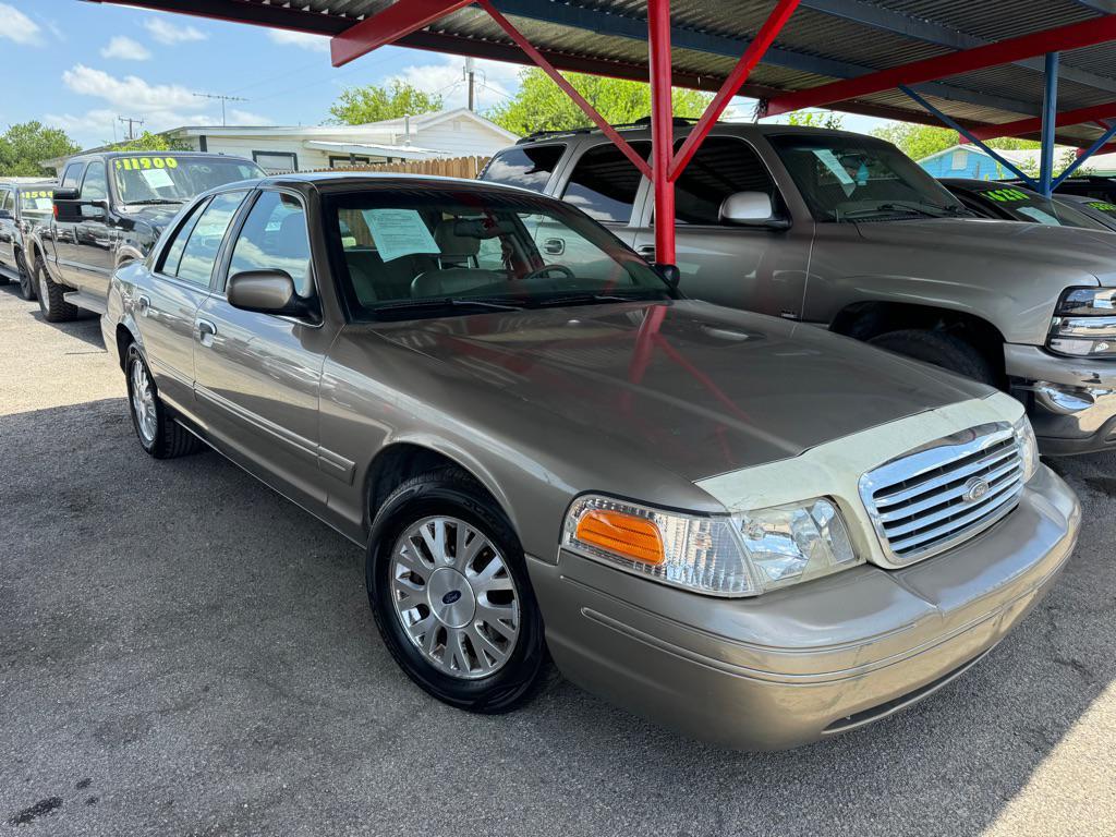 used 2003 Ford Crown Victoria car, priced at $3,500