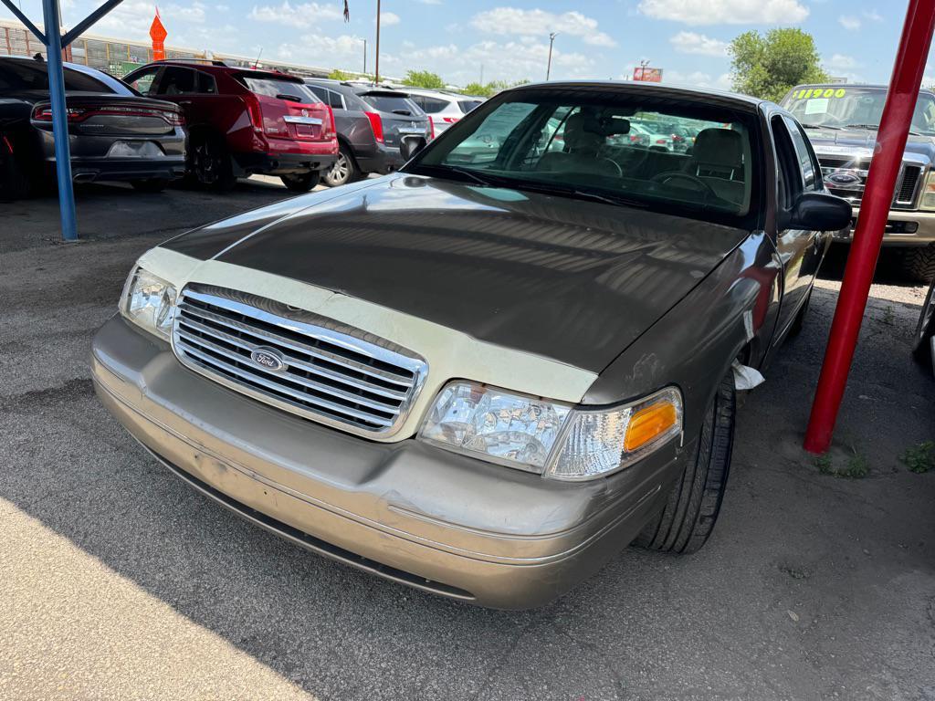used 2003 Ford Crown Victoria car, priced at $3,500