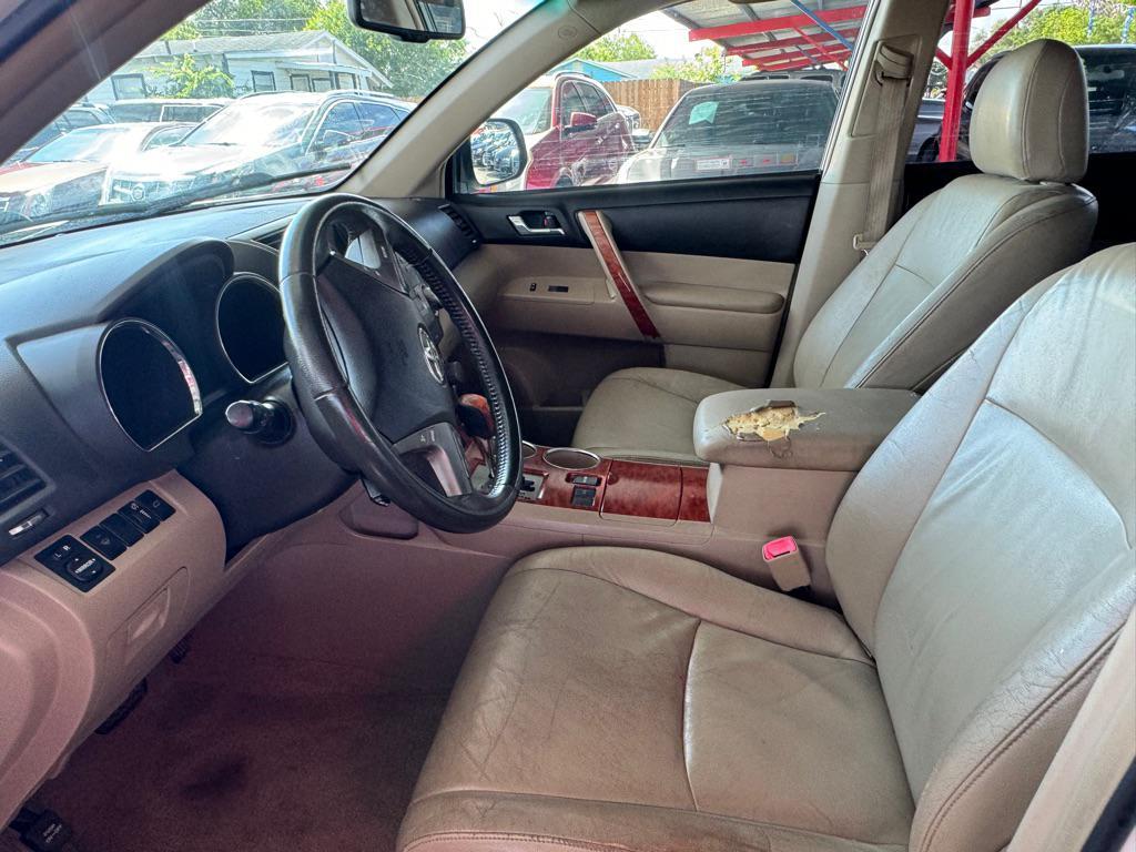 used 2008 Toyota Highlander car, priced at $5,995