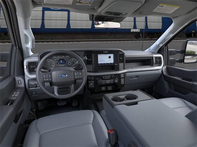 new 2025 Ford F-450 car, priced at $70,520