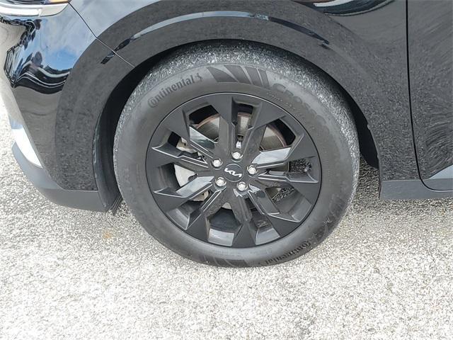 used 2024 Kia Carnival car, priced at $39,524