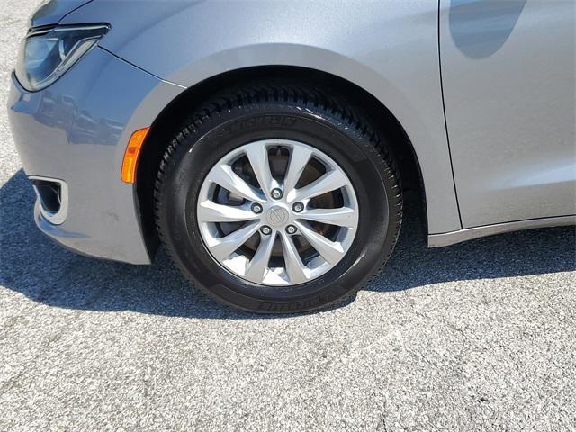 used 2018 Chrysler Pacifica car, priced at $14,416