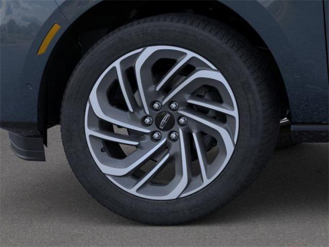new 2025 Lincoln Navigator car, priced at $104,515