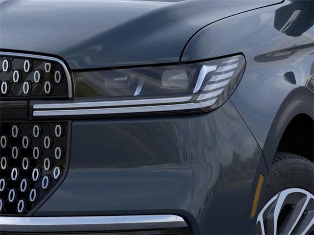 new 2025 Lincoln Navigator car, priced at $104,515