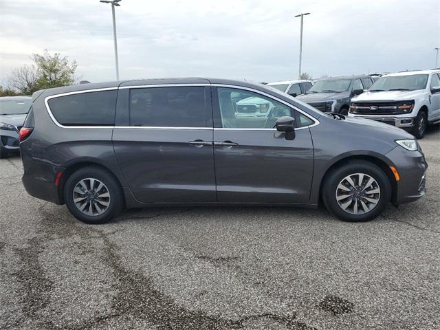 used 2022 Chrysler Pacifica Hybrid car, priced at $26,602