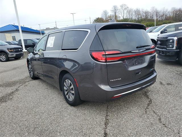 used 2022 Chrysler Pacifica Hybrid car, priced at $26,602