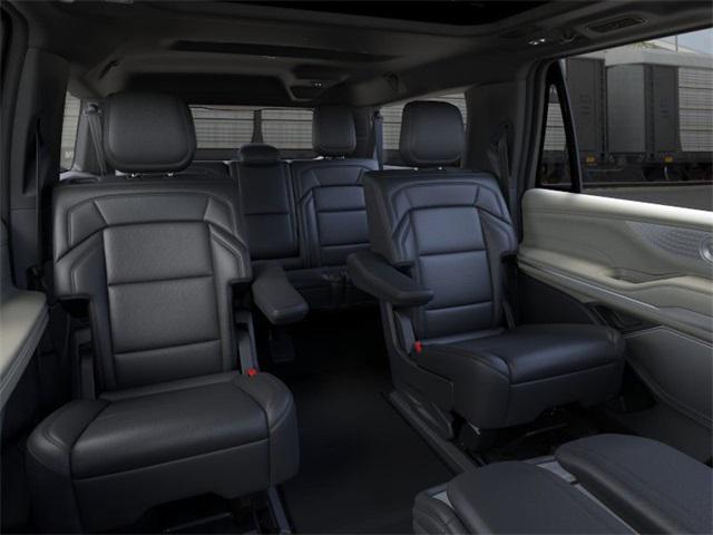 new 2025 Lincoln Navigator car, priced at $108,905