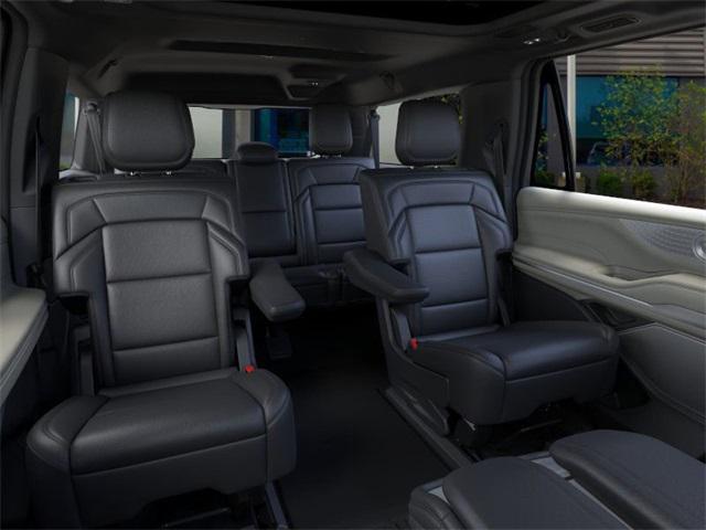 new 2025 Lincoln Navigator car, priced at $106,015