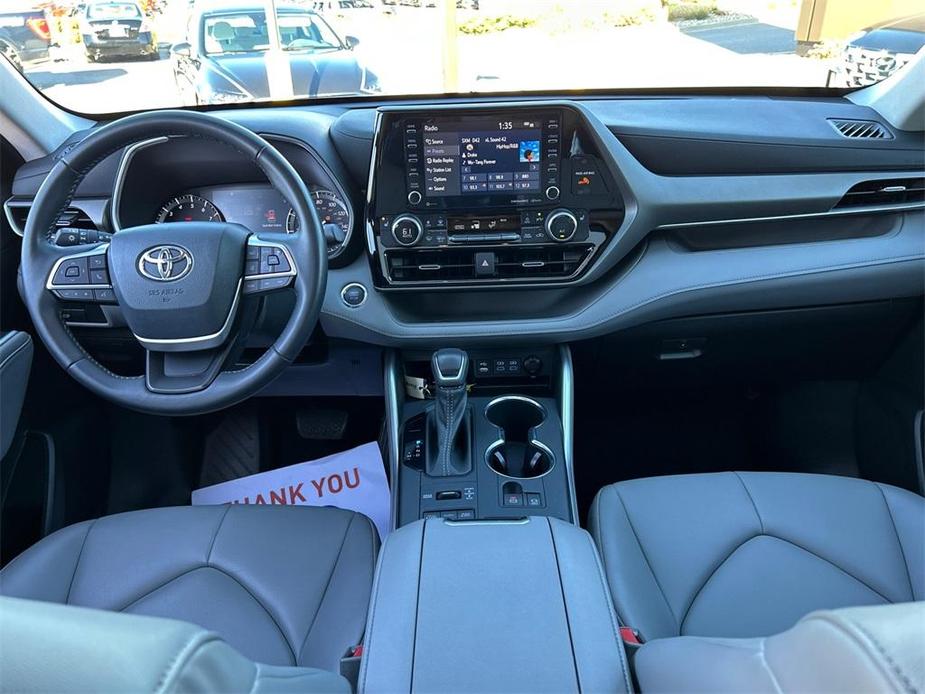 used 2022 Toyota Highlander car, priced at $41,000