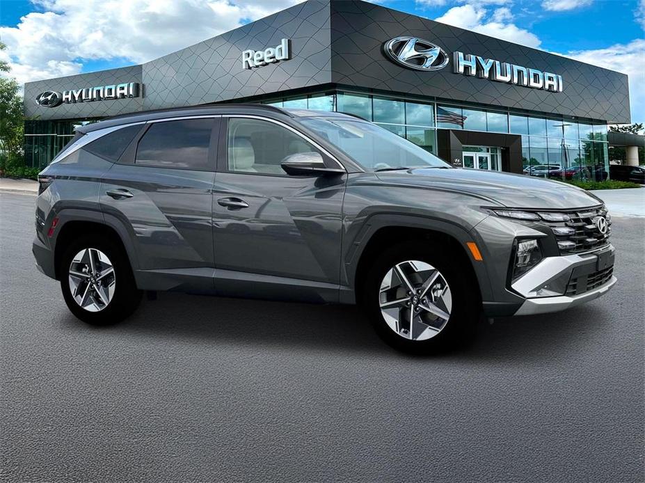 new 2025 Hyundai Tucson Hybrid car, priced at $37,884