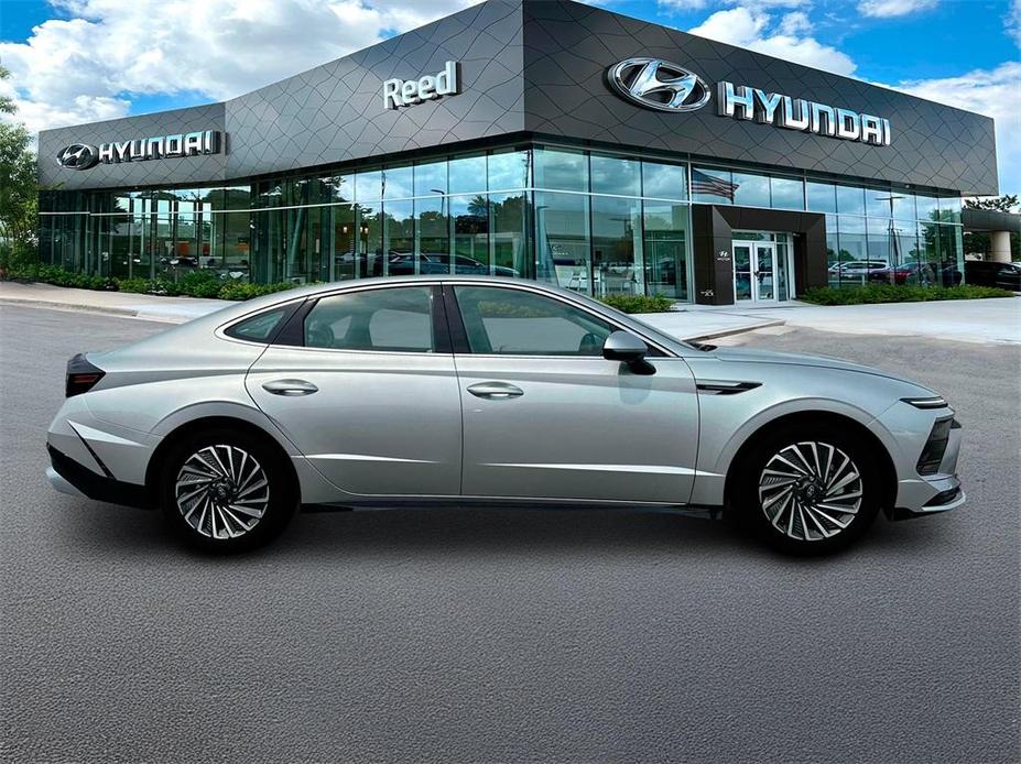 new 2024 Hyundai Sonata Hybrid car, priced at $28,054