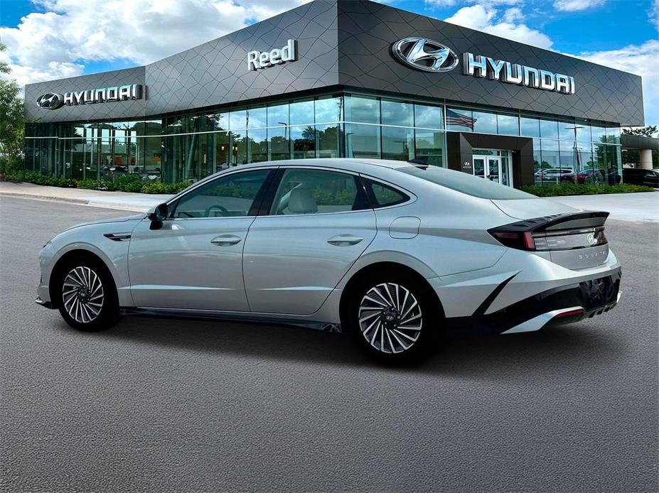 new 2024 Hyundai Sonata Hybrid car, priced at $28,054