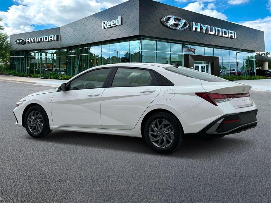 new 2024 Hyundai Elantra car, priced at $21,217