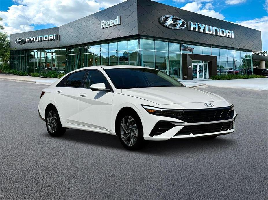 new 2025 Hyundai Elantra HEV car, priced at $30,158