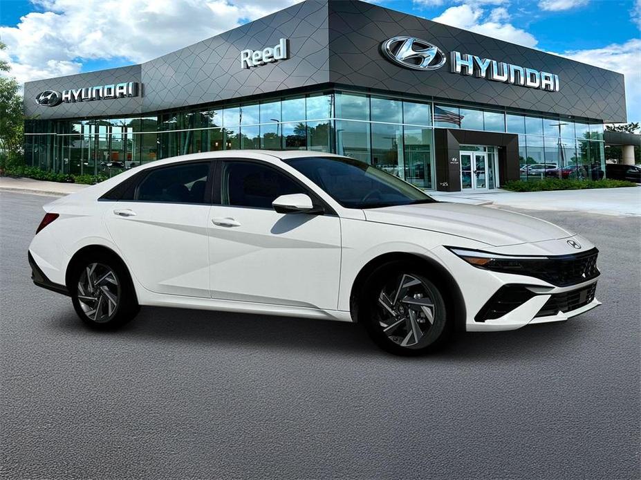 new 2025 Hyundai Elantra HEV car, priced at $30,158