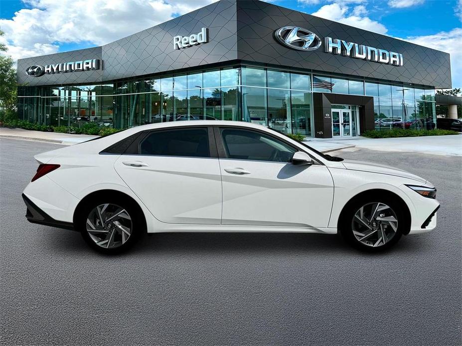 new 2025 Hyundai Elantra HEV car, priced at $30,158