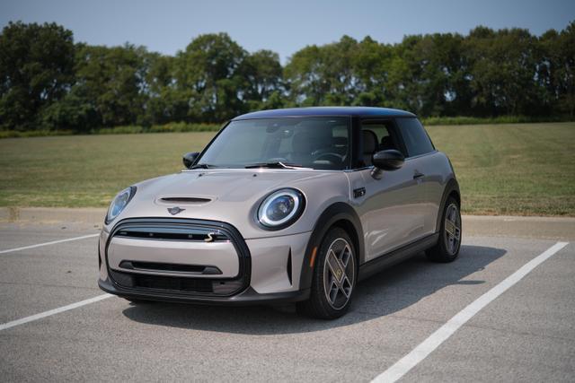 used 2022 MINI Hardtop car, priced at $21,000