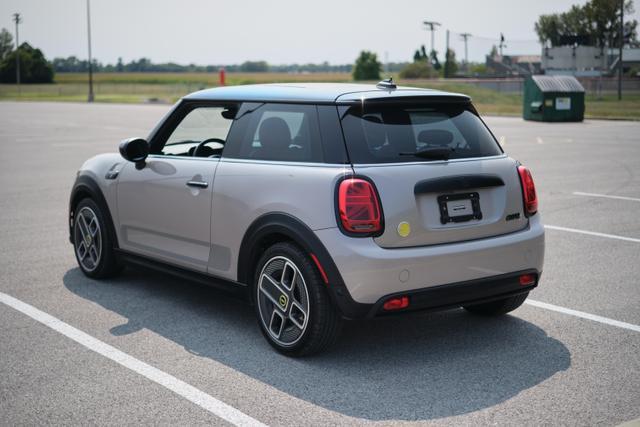 used 2022 MINI Hardtop car, priced at $21,000