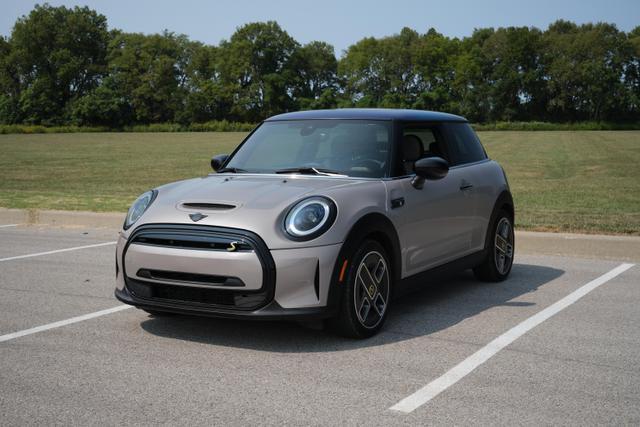 used 2022 MINI Hardtop car, priced at $21,000