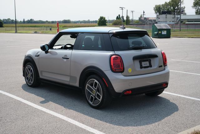 used 2022 MINI Hardtop car, priced at $21,000