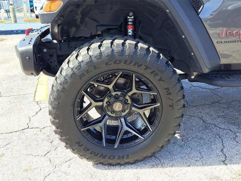 used 2022 Jeep Gladiator car, priced at $38,616
