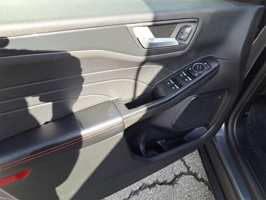 used 2023 Ford Escape car, priced at $22,153