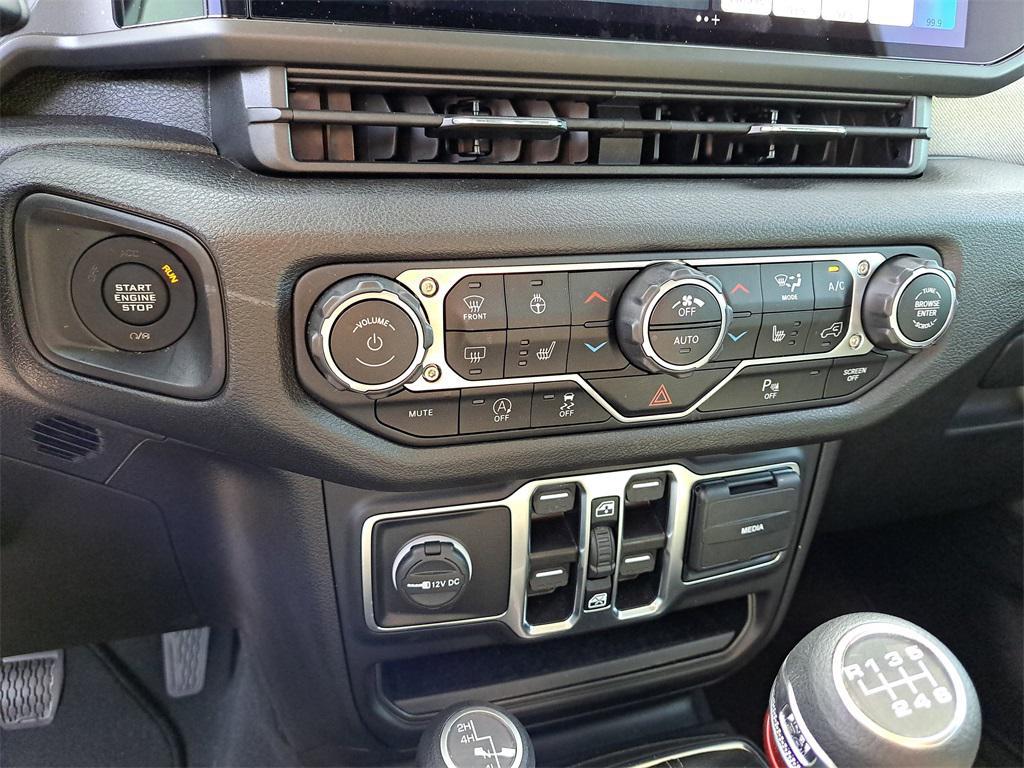 used 2024 Jeep Gladiator car, priced at $34,629
