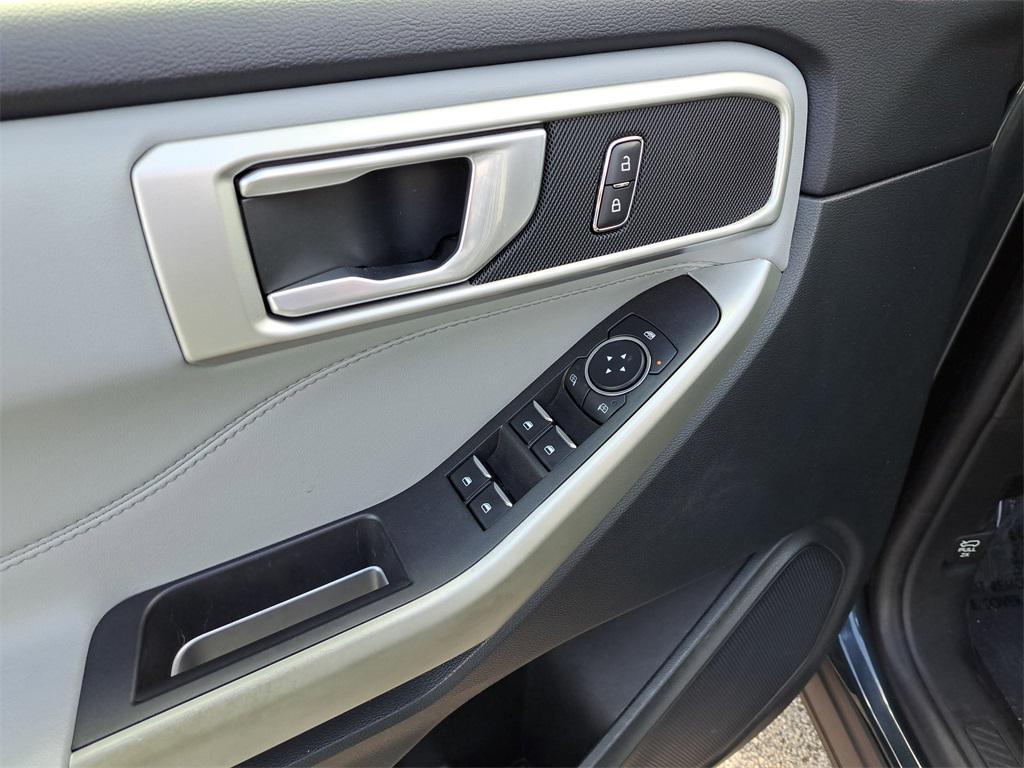 used 2023 Ford Explorer car, priced at $30,915