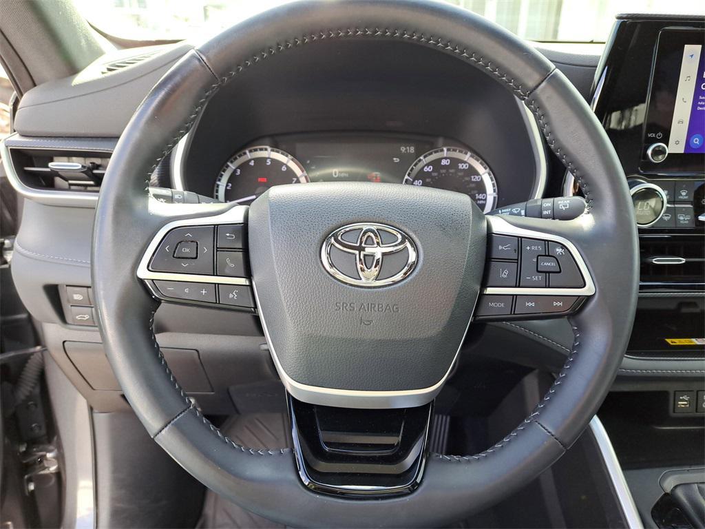 used 2023 Toyota Highlander car, priced at $36,288