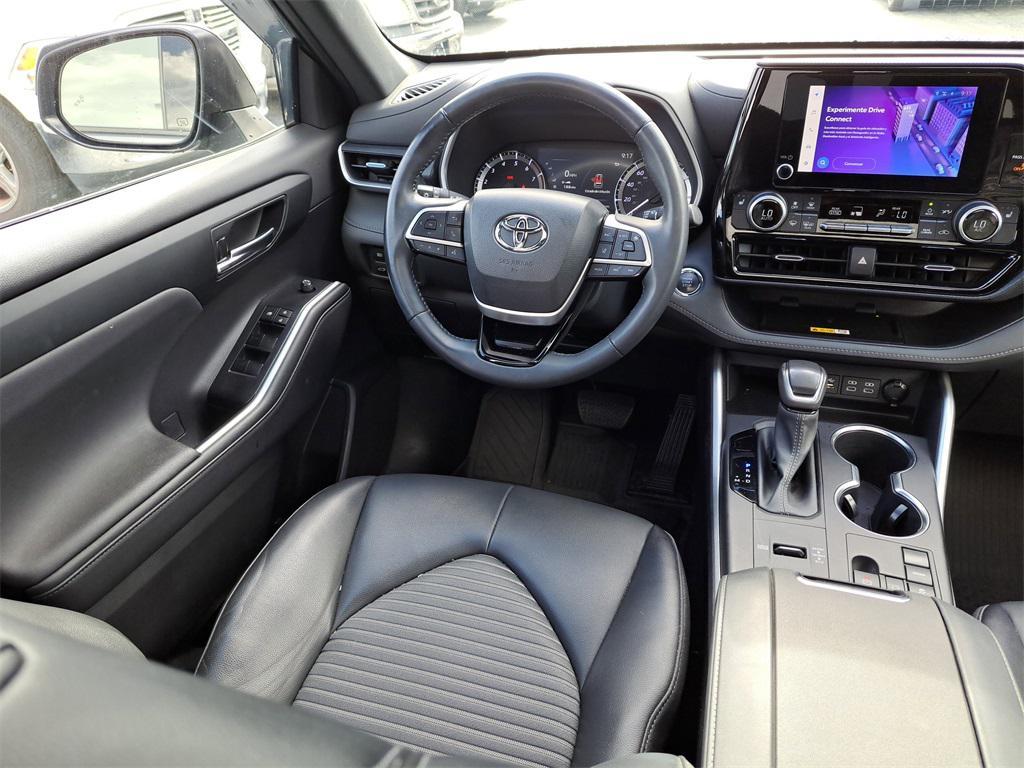 used 2023 Toyota Highlander car, priced at $36,288