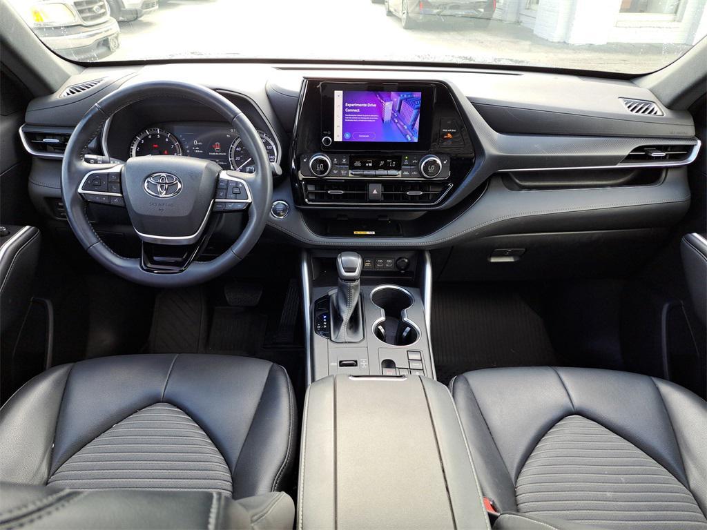 used 2023 Toyota Highlander car, priced at $36,288