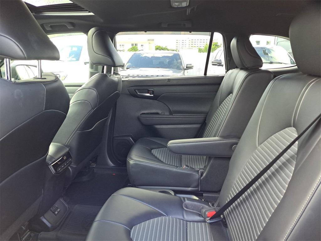 used 2023 Toyota Highlander car, priced at $36,288