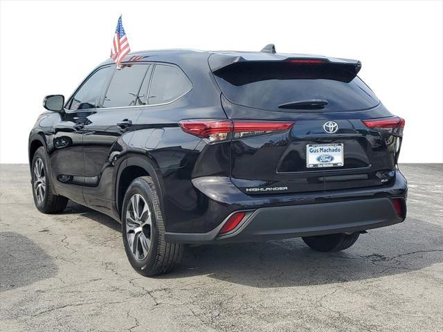 used 2021 Toyota Highlander car, priced at $33,356