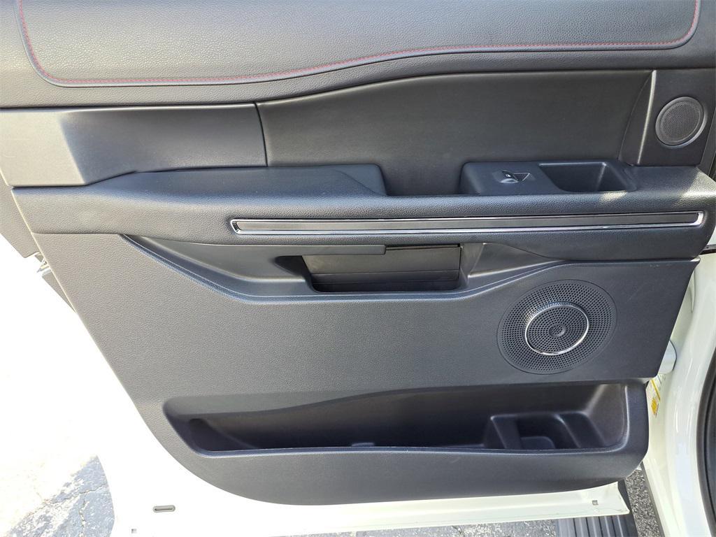 used 2022 Ford Expedition car, priced at $51,118