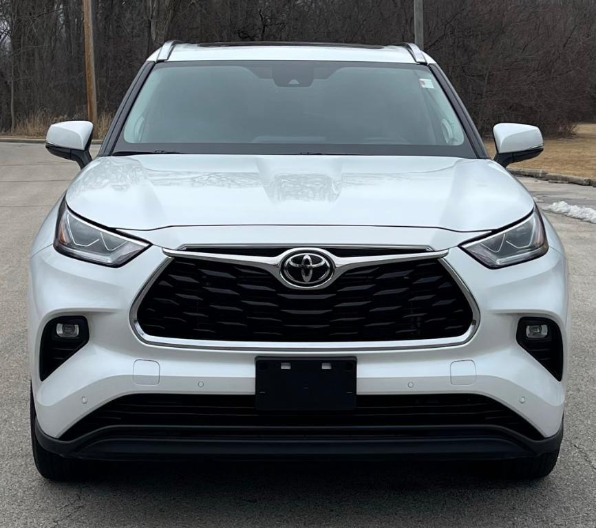 used 2022 Toyota Highlander car, priced at $41,669