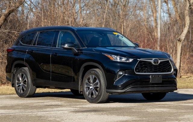 used 2020 Toyota Highlander car, priced at $32,249