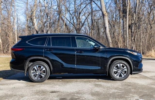 used 2020 Toyota Highlander car, priced at $32,249