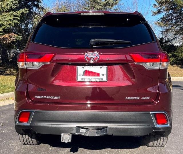 used 2019 Toyota Highlander car, priced at $25,627