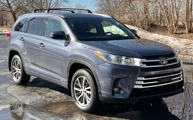 used 2017 Toyota Highlander Hybrid car, priced at $28,599